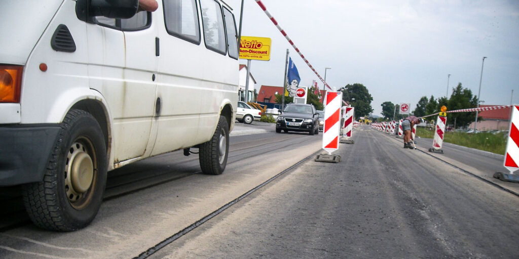 Baustelle auf Straße abgespertt nach RSA